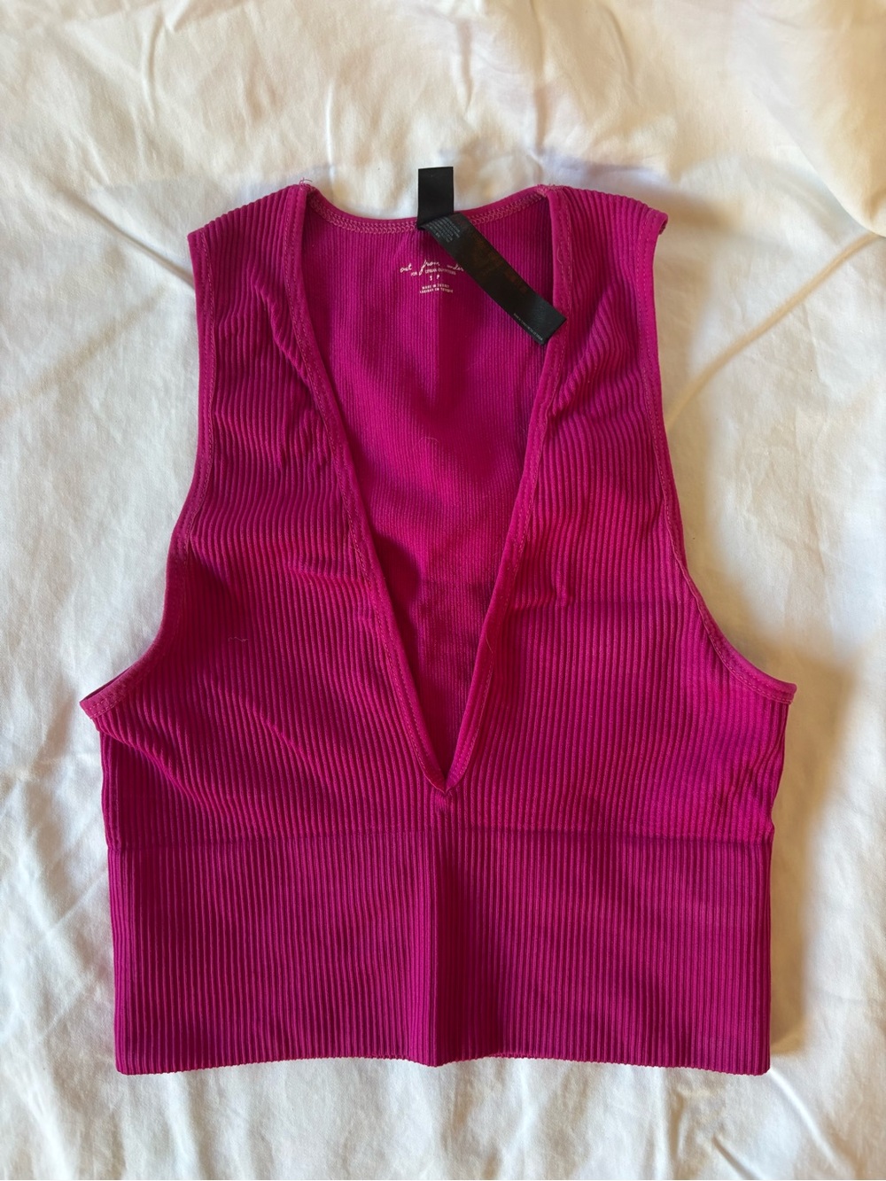 Urban Outfitters Ribbed Deep V Crop Tank - Fuchsia